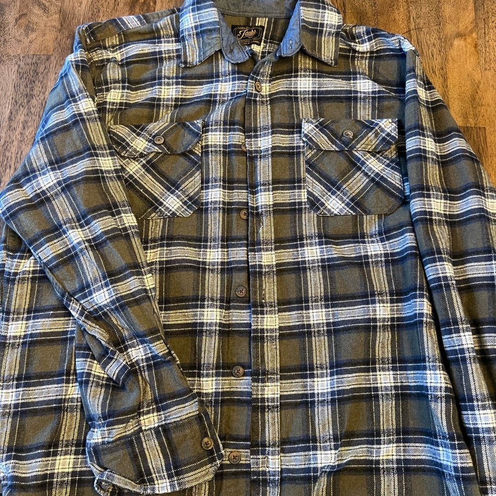 Jachs XL flannel. Super nice and comfortable